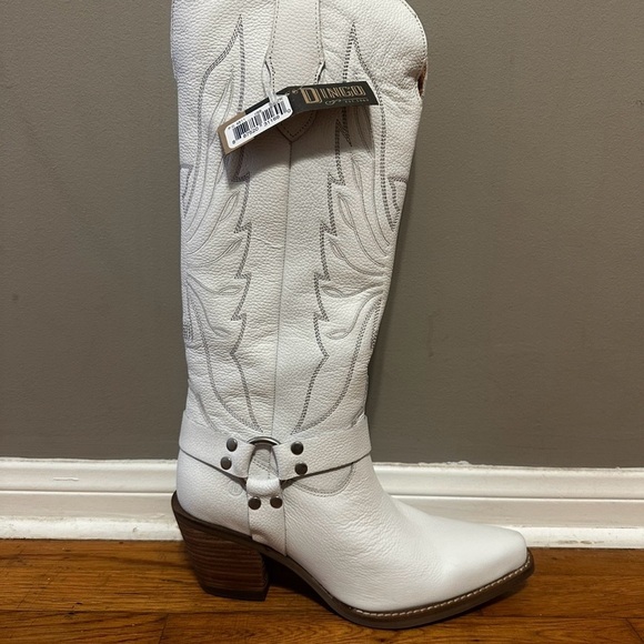 Dingo White Leather Western Boots - Picture 3 of 6